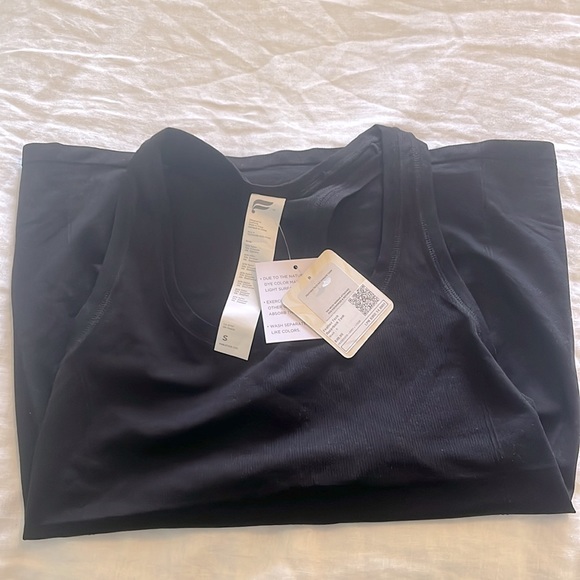 Fabletics Feather Tech Racerback Tank - Picture 3 of 3